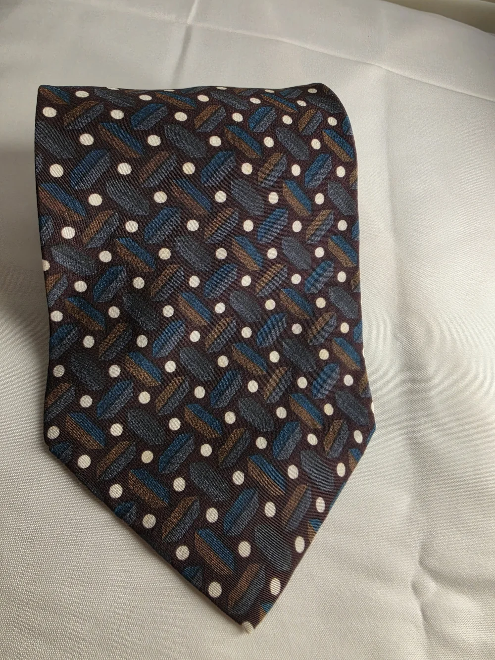 The Cotswold Collection Men's Brown Geometric Silk Tie with Blue Accents